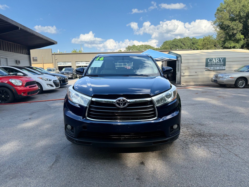 2016 Toyota Highlander Image 2