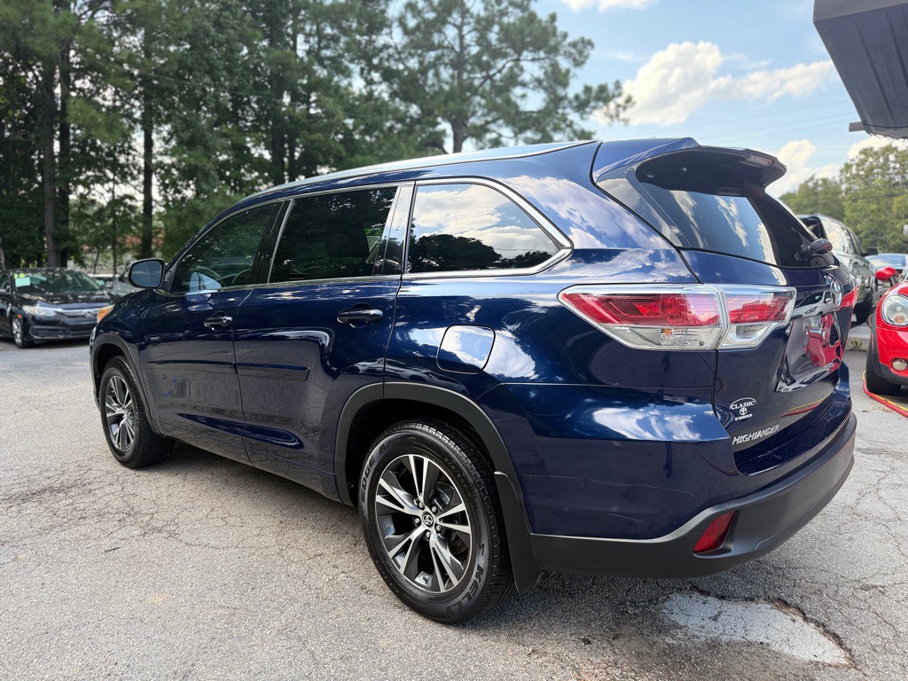 2016 Toyota Highlander Image 8