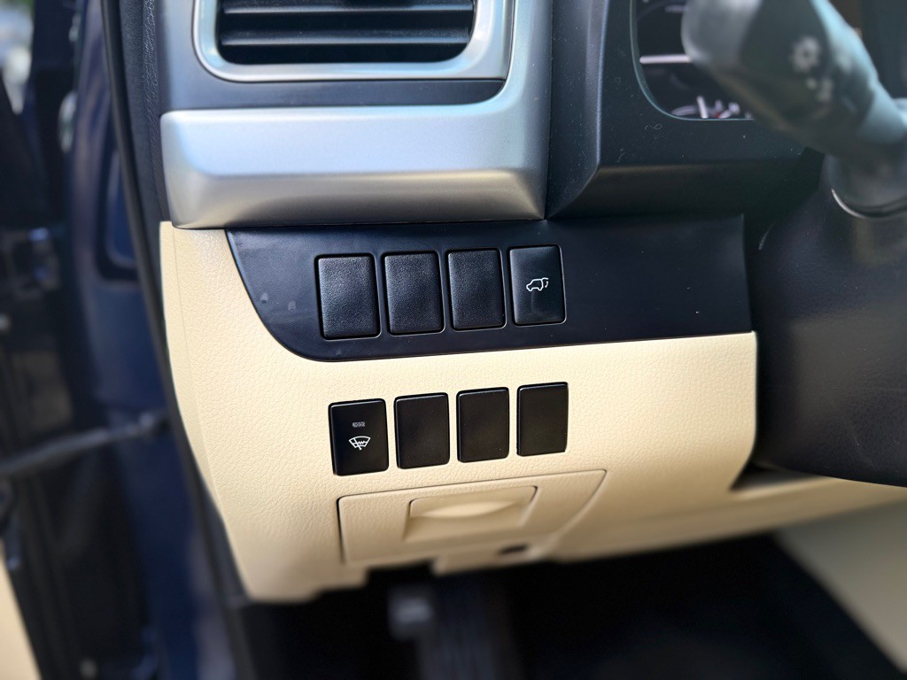2016 Toyota Highlander Image 12