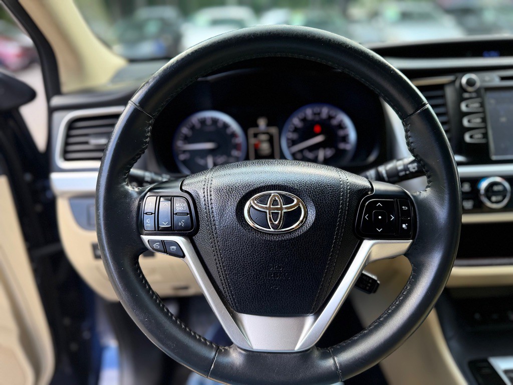 2016 Toyota Highlander Image 13