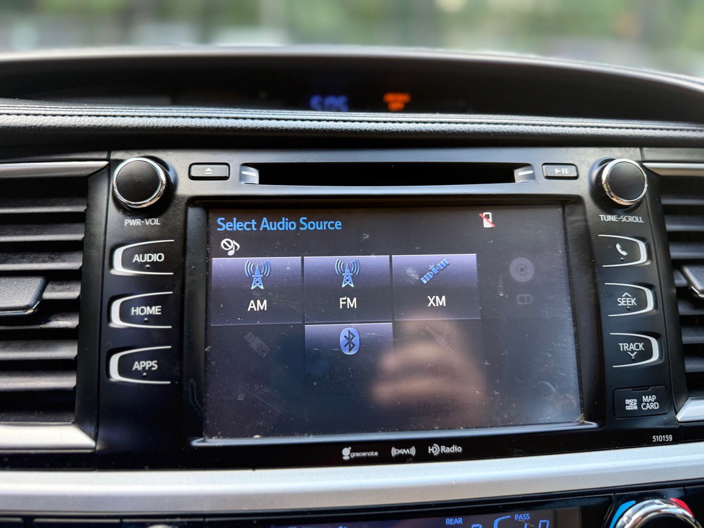 2016 Toyota Highlander Image 18