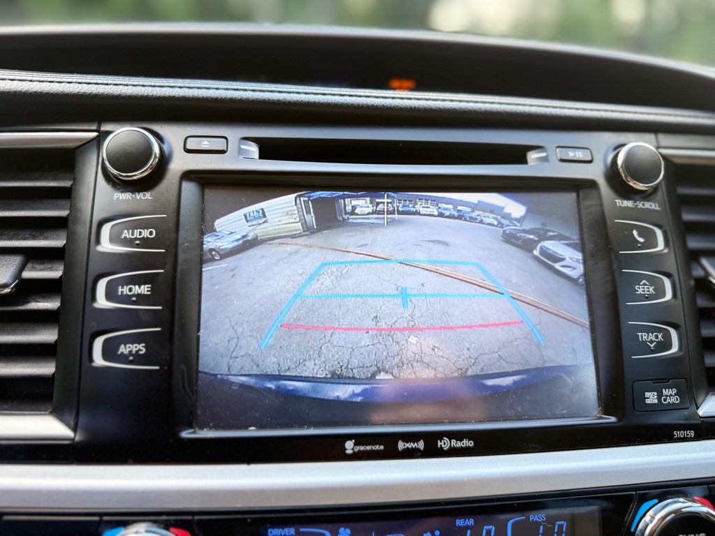 2016 Toyota Highlander Image 19