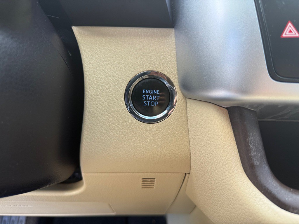 2016 Toyota Highlander Image 20