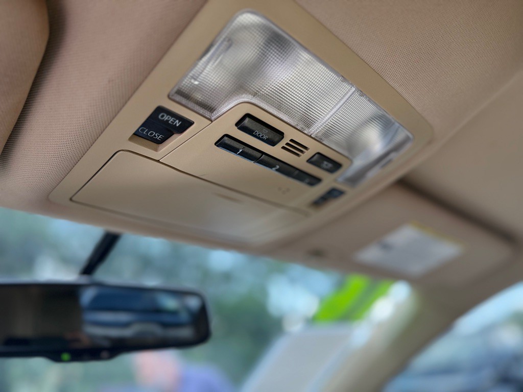 2016 Toyota Highlander Image 28