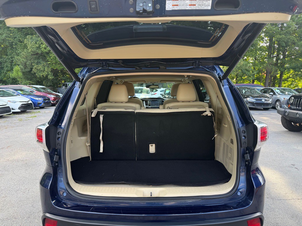 2016 Toyota Highlander Image 35