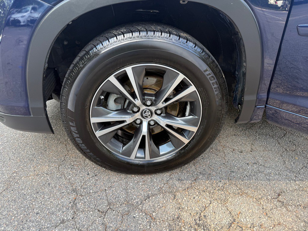 2016 Toyota Highlander Image 43