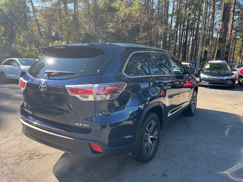 2016 Toyota Highlander Image 4