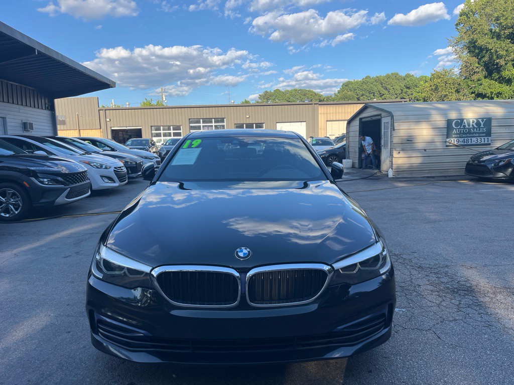 2019 BMW 5 Series Image 2