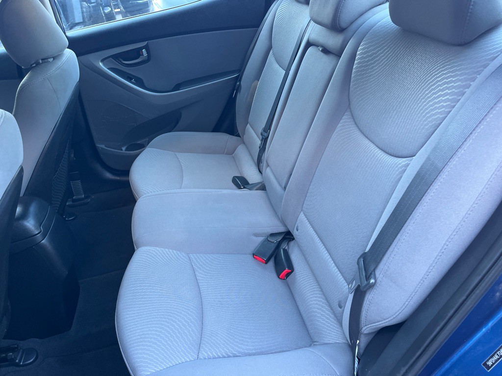 2016 Hyundai Elantra Image 8