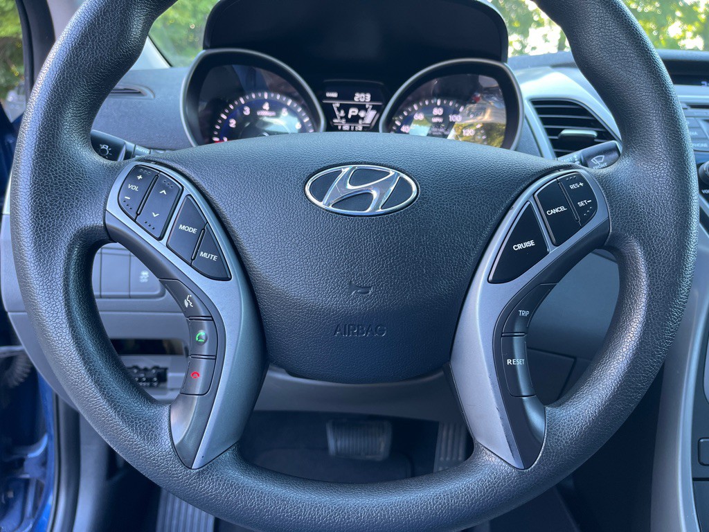 2016 Hyundai Elantra Image 10