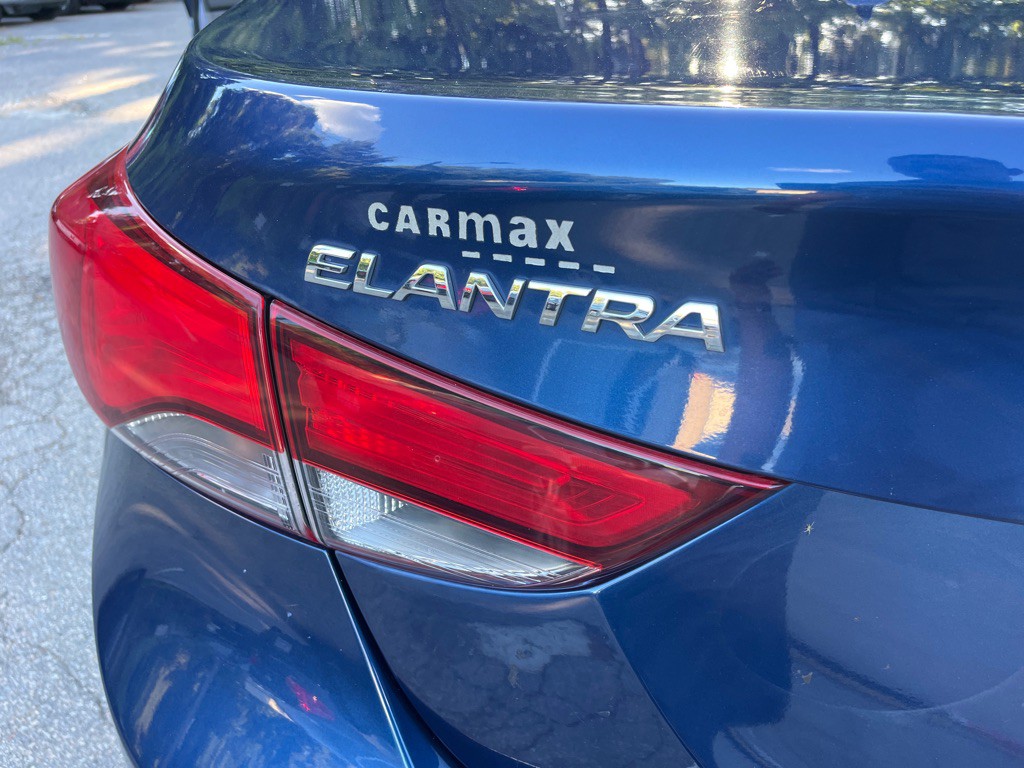 2016 Hyundai Elantra Image 21