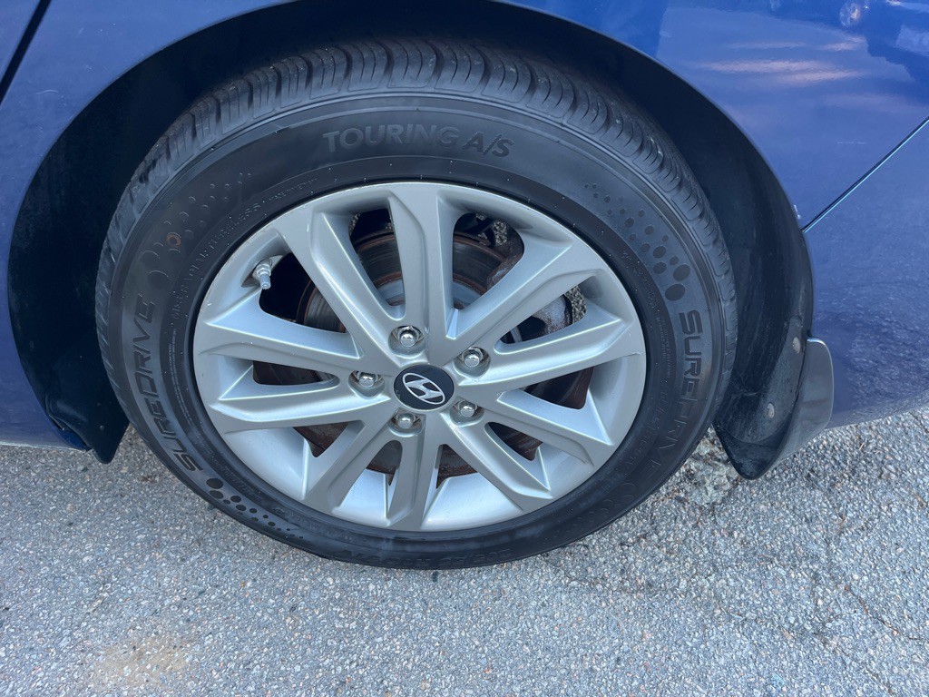 2016 Hyundai Elantra Image 22