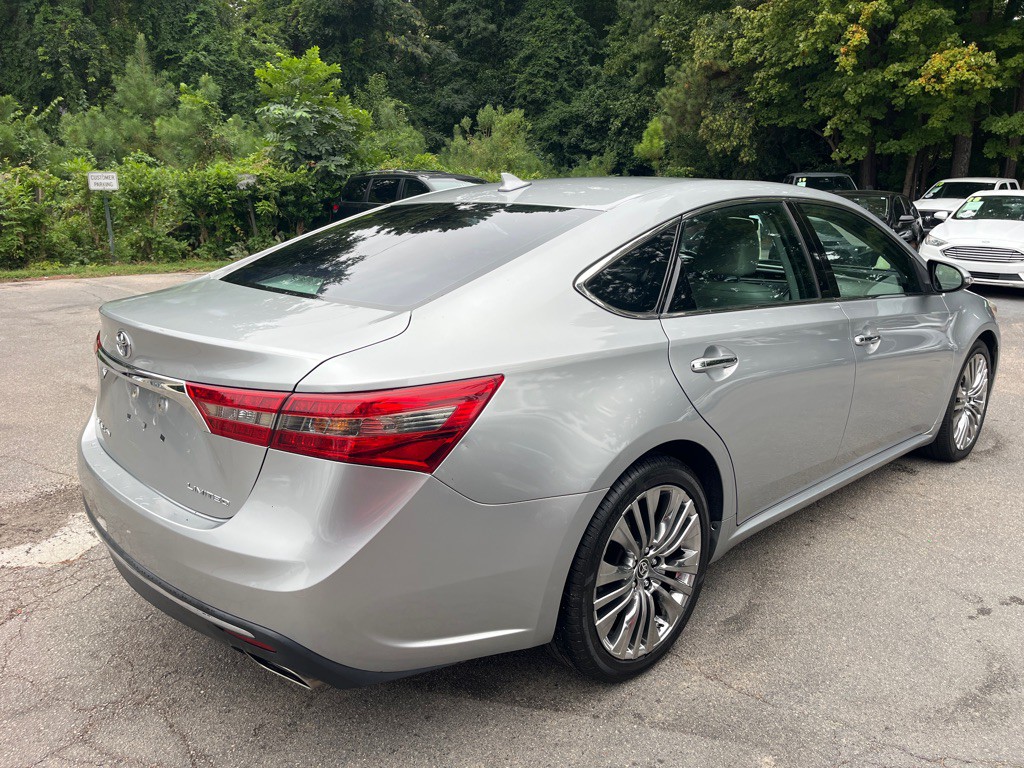 2016 Toyota Avalon Image 4