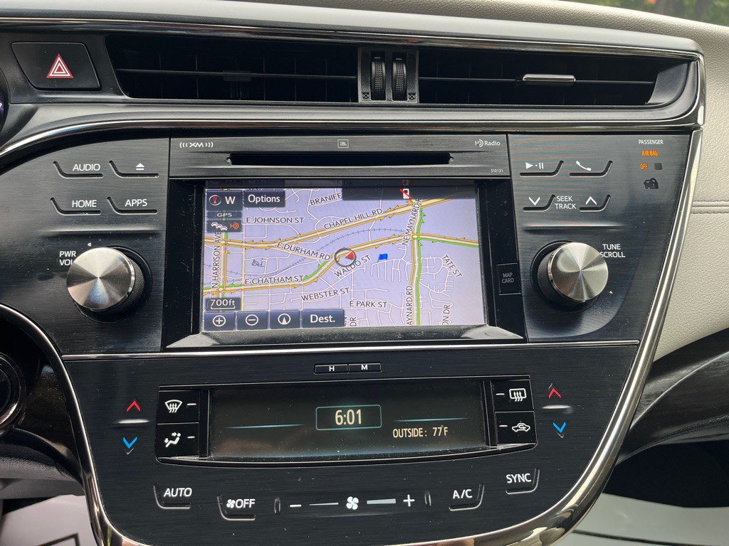 2016 Toyota Avalon Image 9