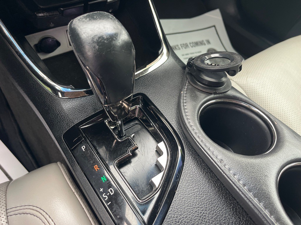 2016 Toyota Avalon Image 13