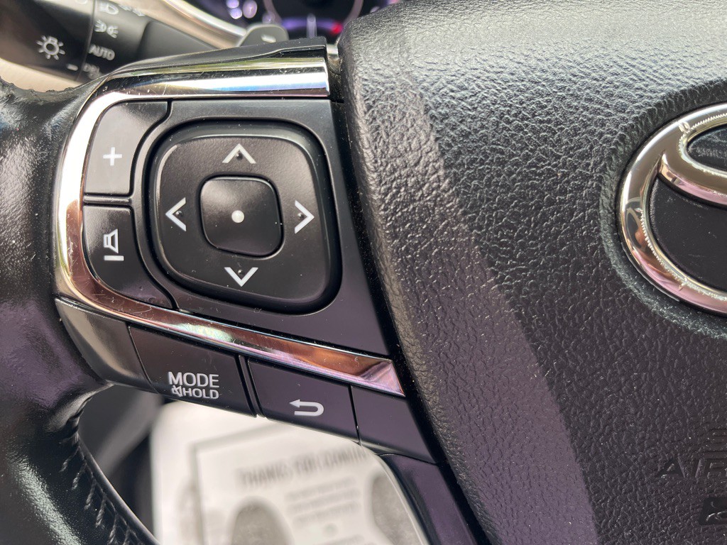 2016 Toyota Avalon Image 16