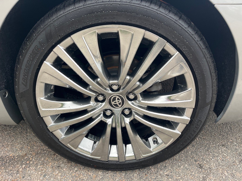 2016 Toyota Avalon Image 28