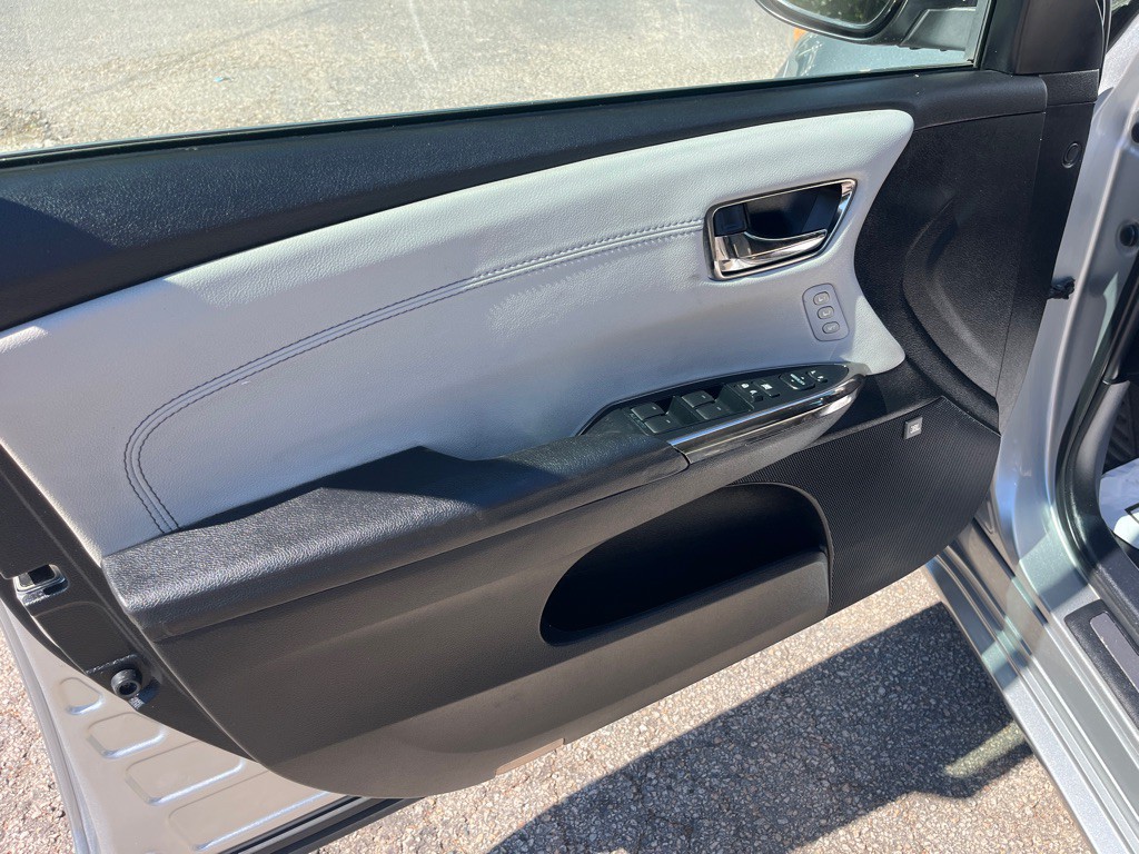 2016 Toyota Avalon Image 36