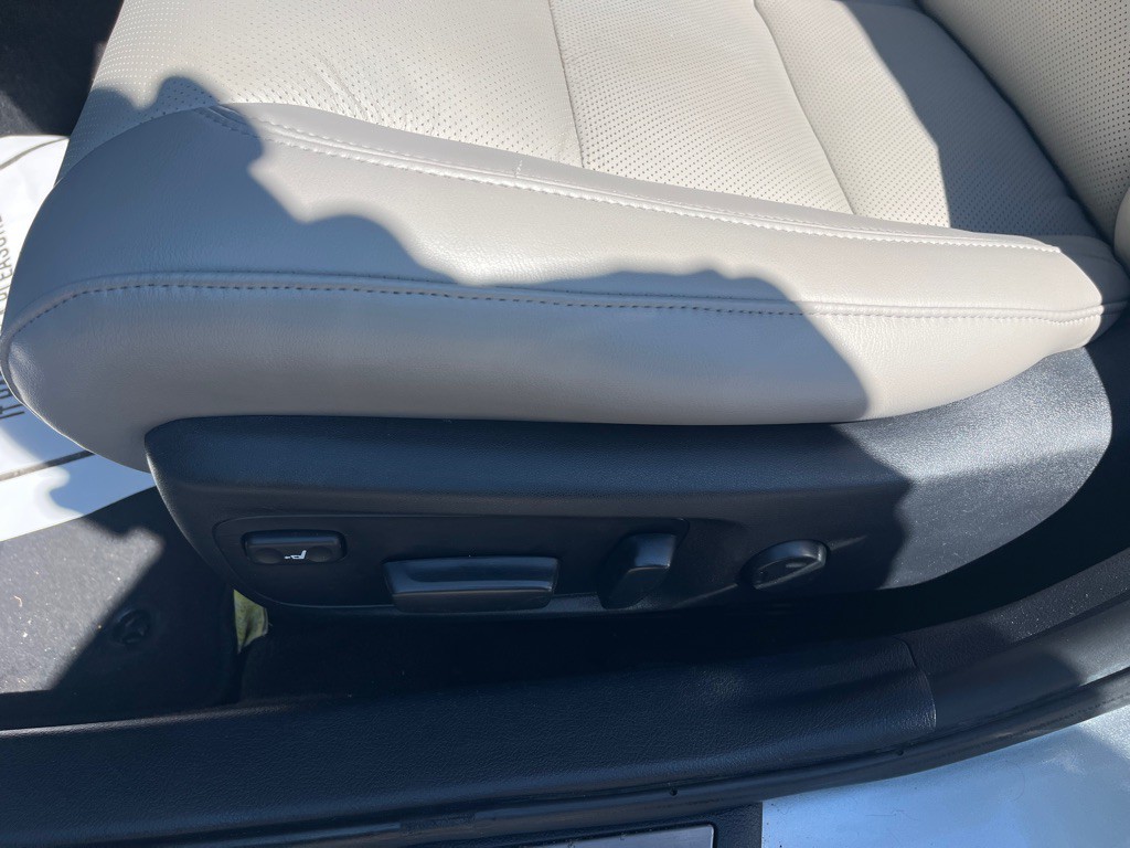 2016 Toyota Avalon Image 37