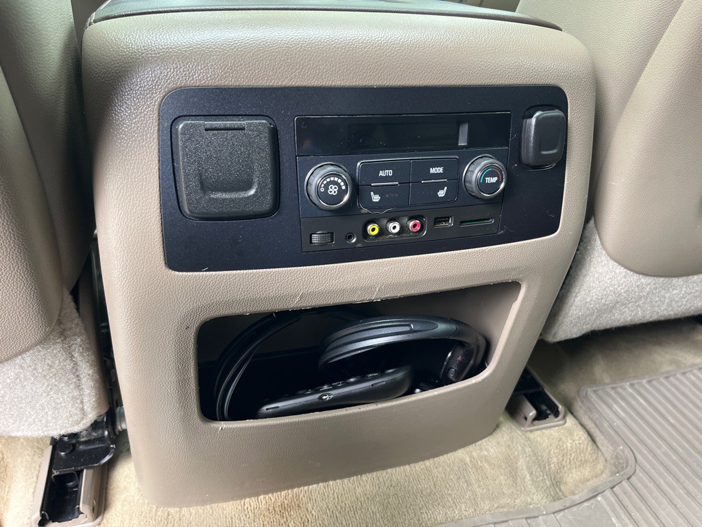 2015 Chevrolet Tahoe Image 14