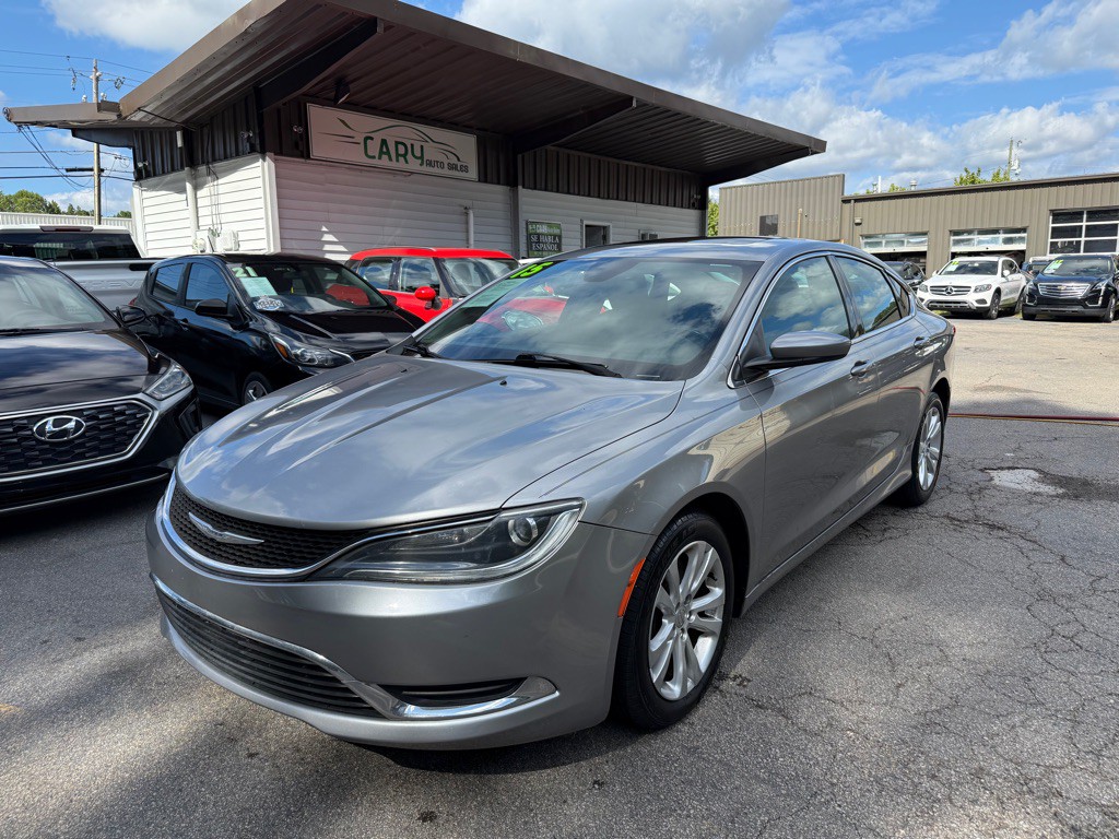2015 Chrysler 200 Image 1