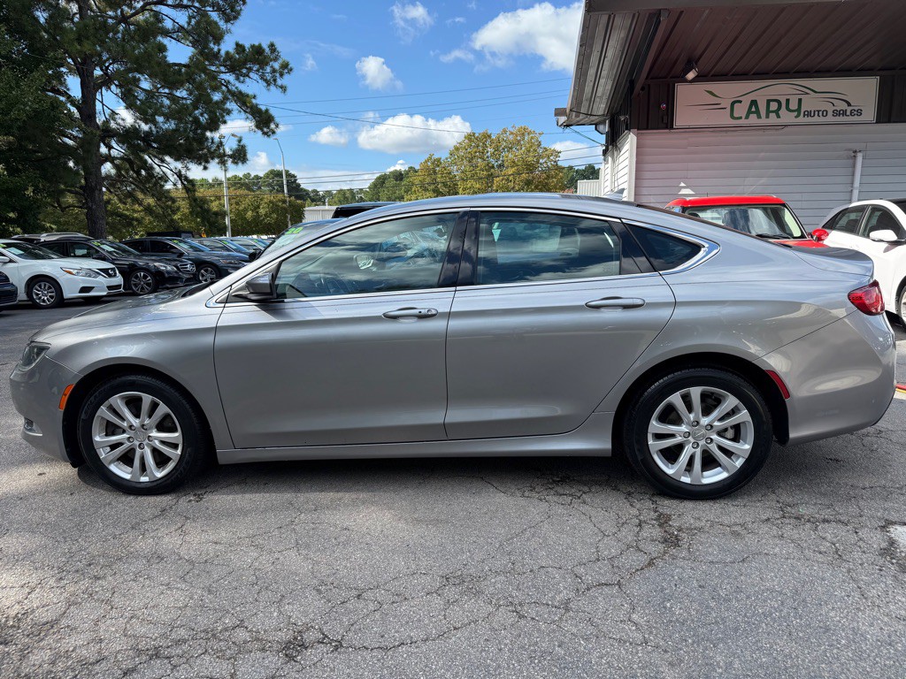 2015 Chrysler 200 Image 8
