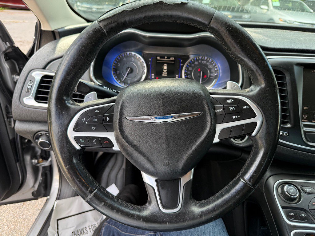 2015 Chrysler 200 Image 13