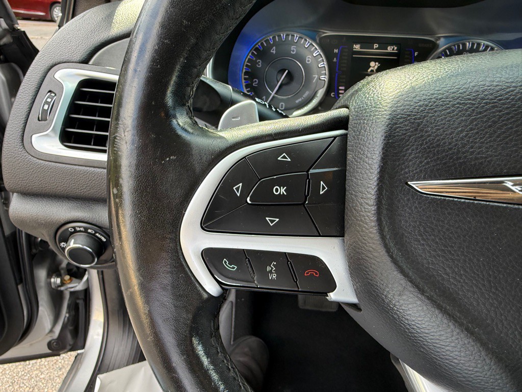 2015 Chrysler 200 Image 14