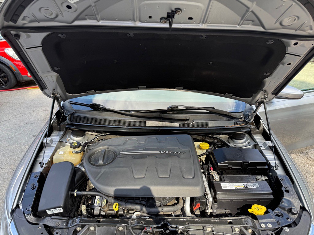 2015 Chrysler 200 Image 32
