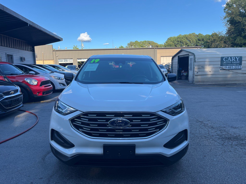 2019 Ford Edge Image 2