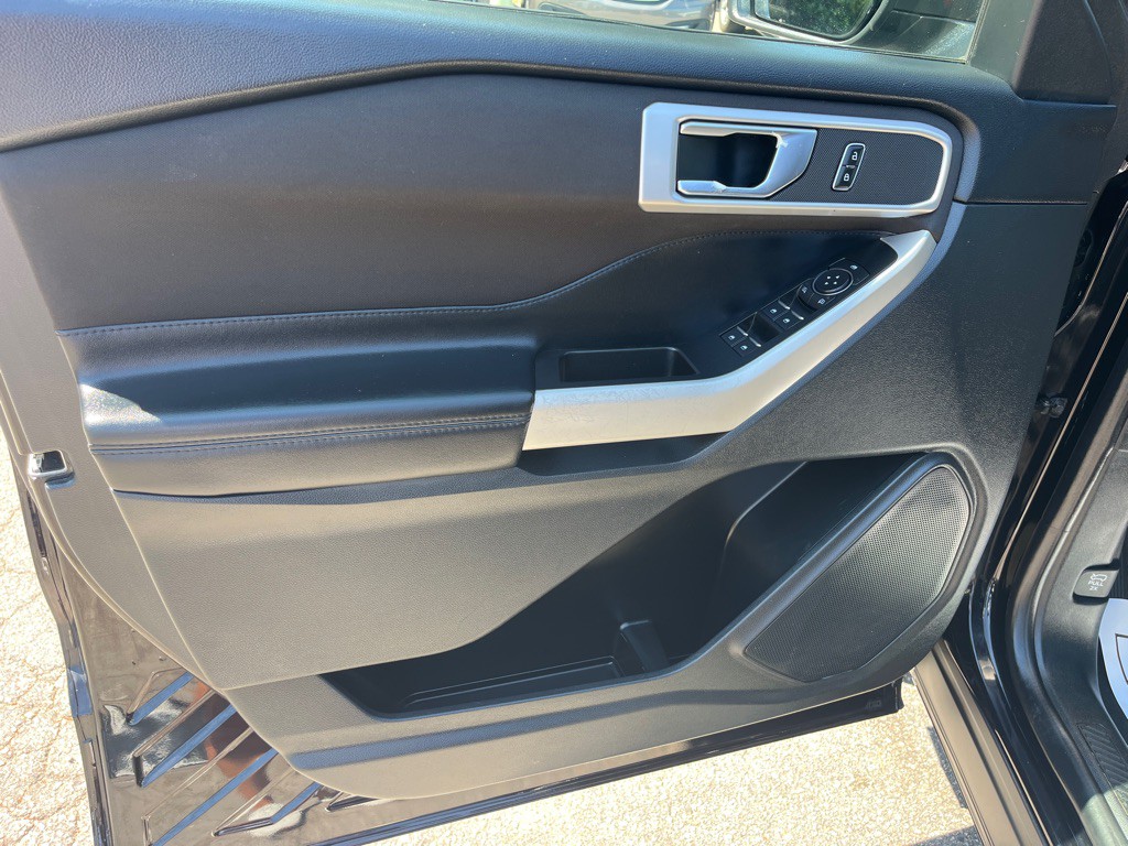 2020 Ford Explorer Image 11