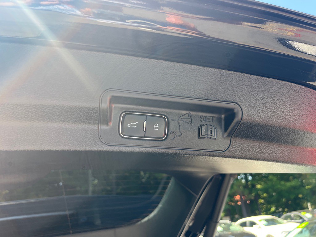 2020 Ford Explorer Image 30