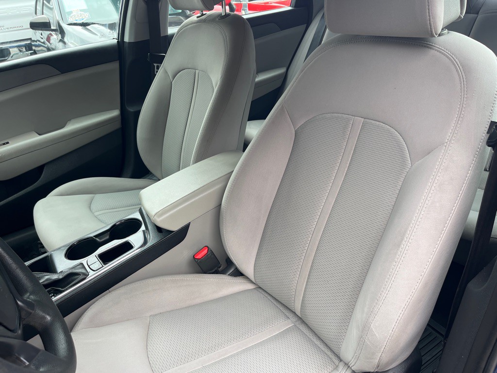 2017 Hyundai Sonata Image 9