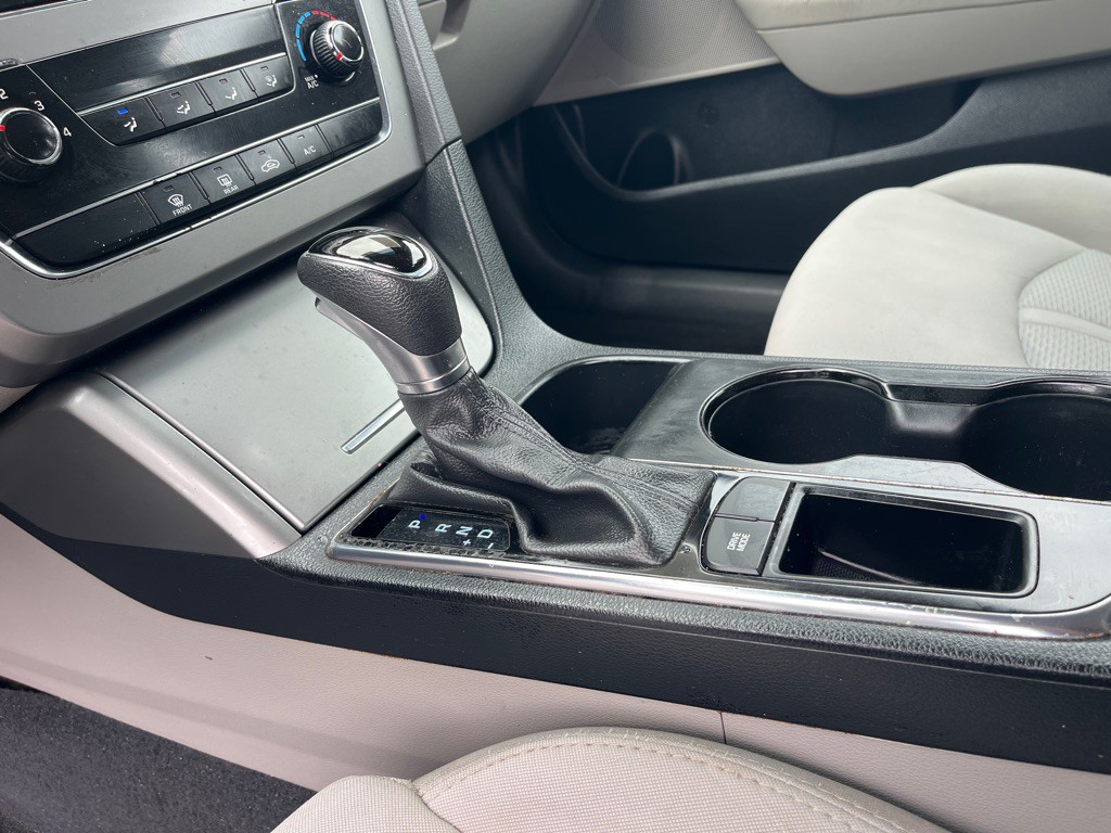 2017 Hyundai Sonata Image 18