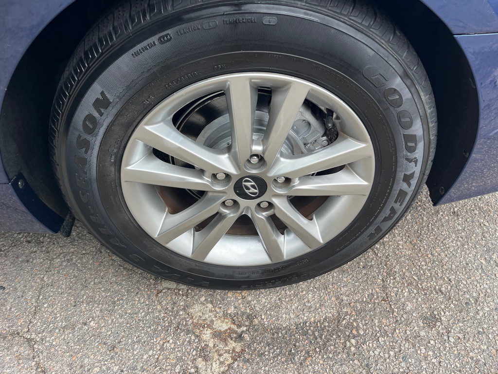 2017 Hyundai Sonata Image 23