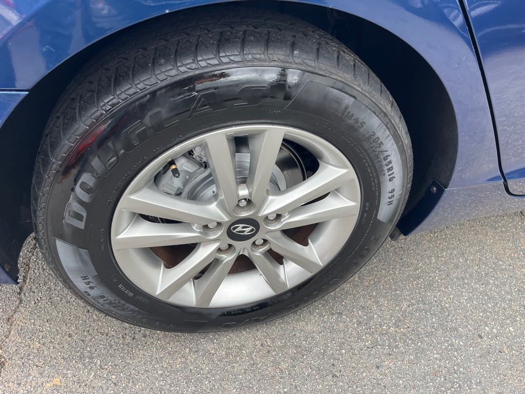 2017 Hyundai Sonata Image 24