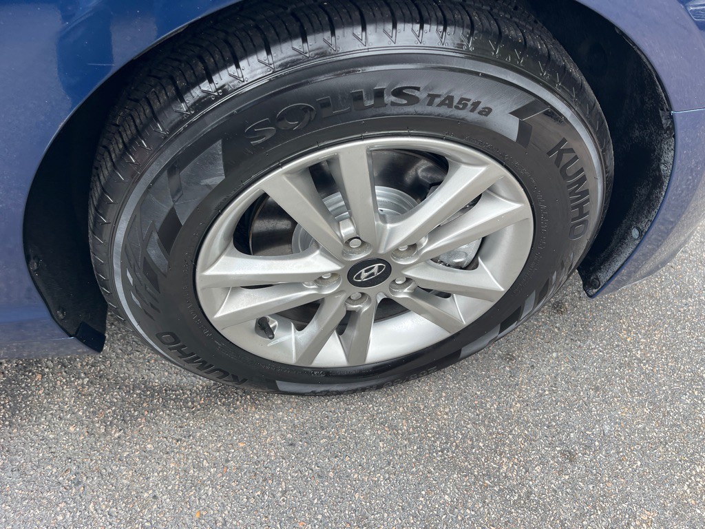 2017 Hyundai Sonata Image 25