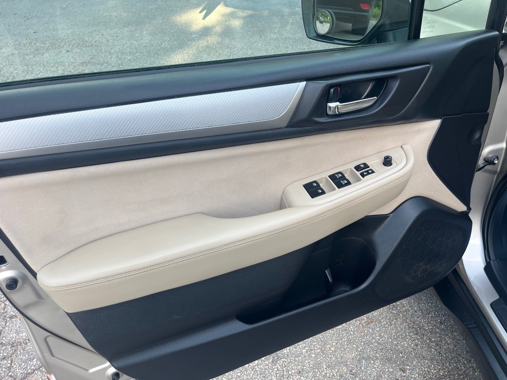 2016 Subaru Outback Image 9