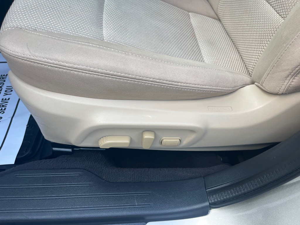 2016 Subaru Outback Image 13