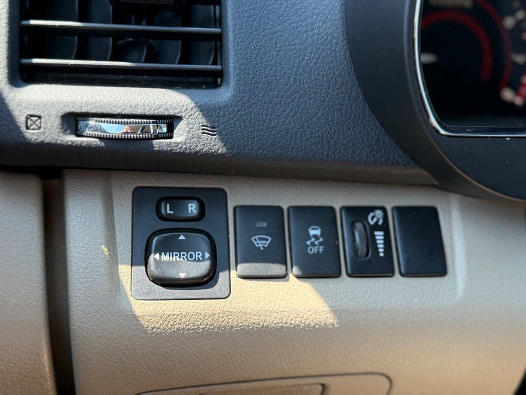 2011 Toyota Highlander Image 17