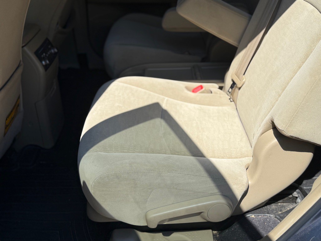 2011 Toyota Highlander Image 23