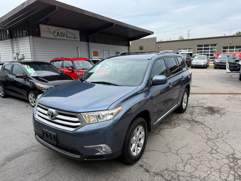 2011 Toyota Highlander Image 2