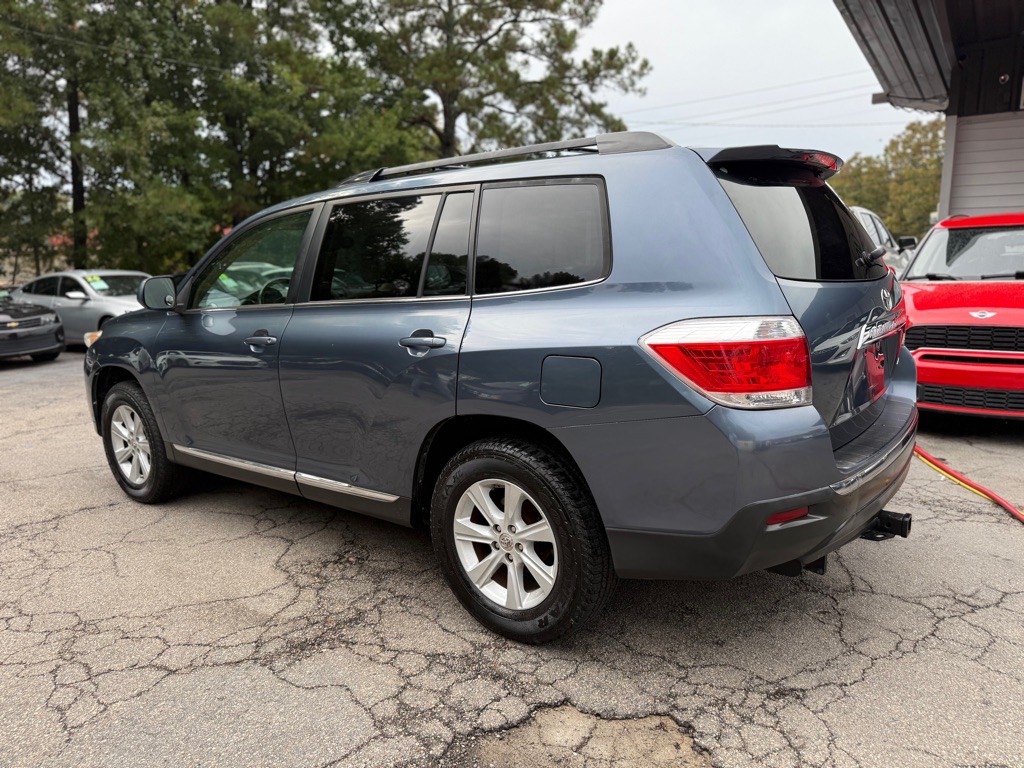 2011 Toyota Highlander Image 9