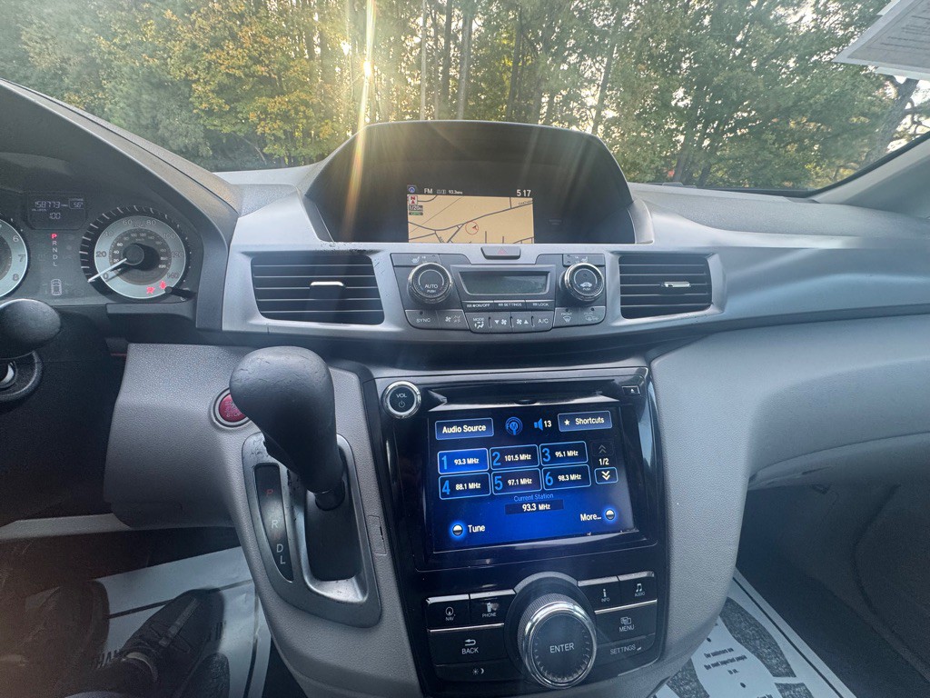 2015 Honda Odyssey Image 12