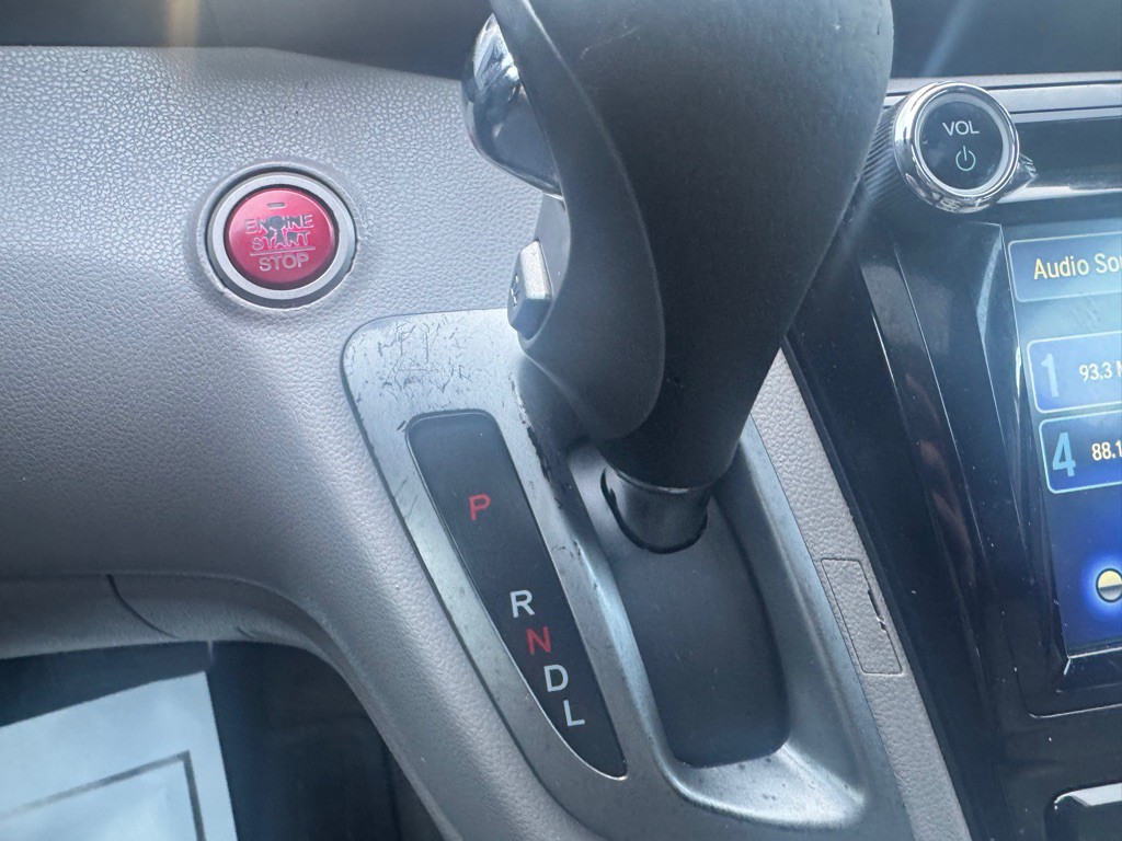 2015 Honda Odyssey Image 16