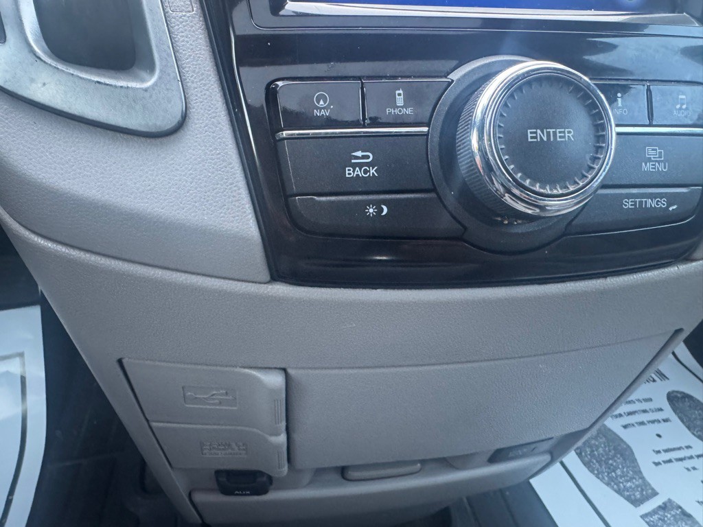 2015 Honda Odyssey Image 16