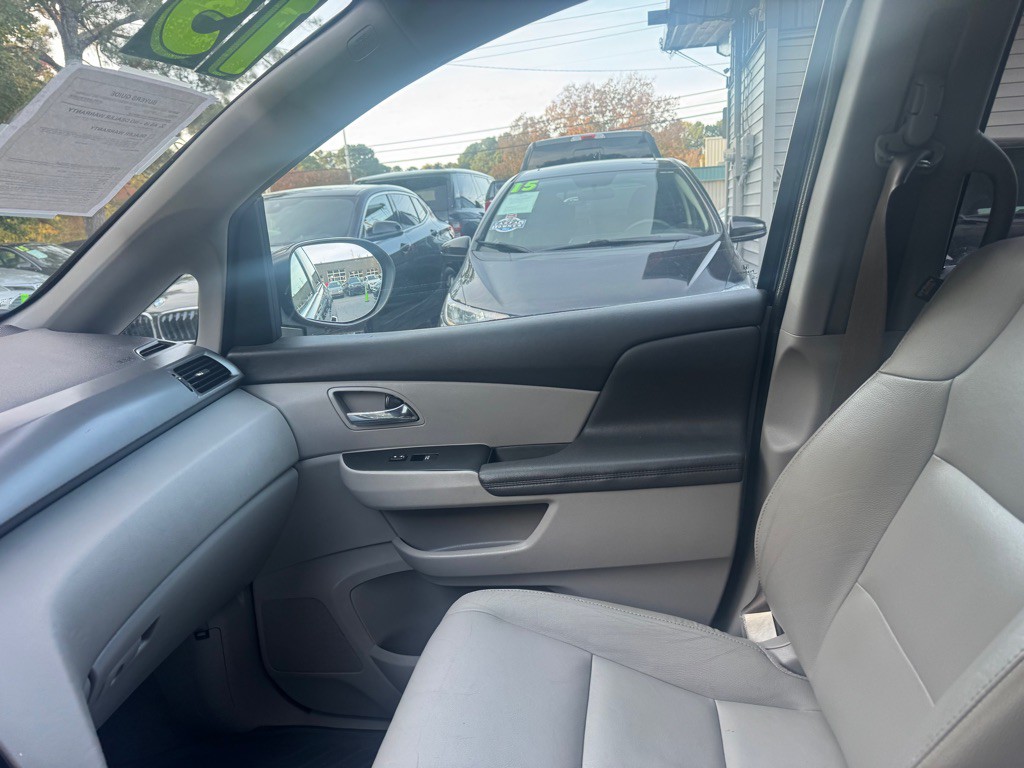 2015 Honda Odyssey Image 17