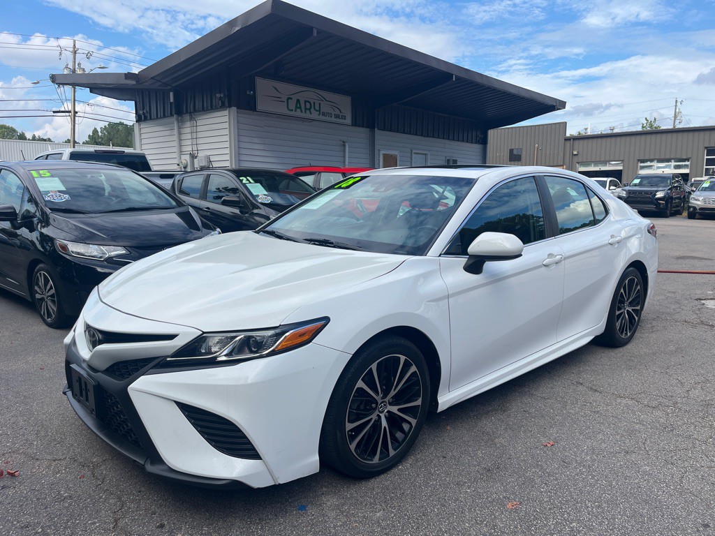 2018 Toyota Camry Image 1