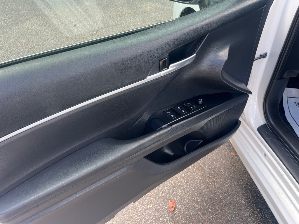 2018 Toyota Camry Image 9