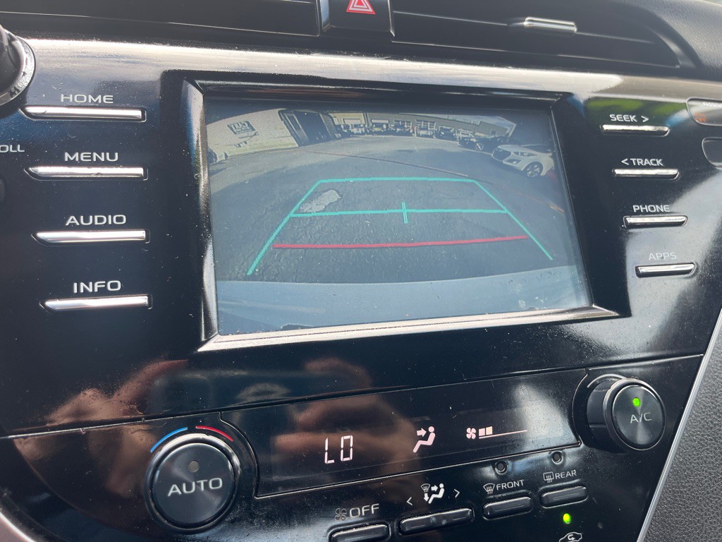 2018 Toyota Camry Image 17